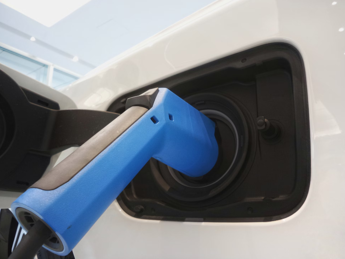Why the US Must Invest in More Hydrogen Fuel Stations Breaking AC